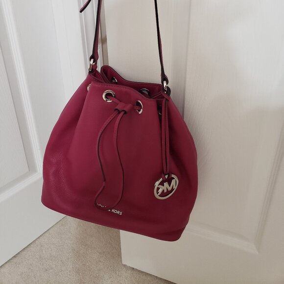 Michael Kors drawstring bag - Picture 1 of 2